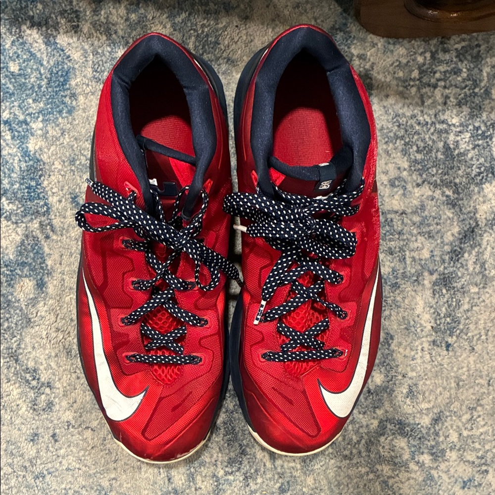 Nike Red and Navy Basketball Shoes with White Swoosh - Picture 6 of 6